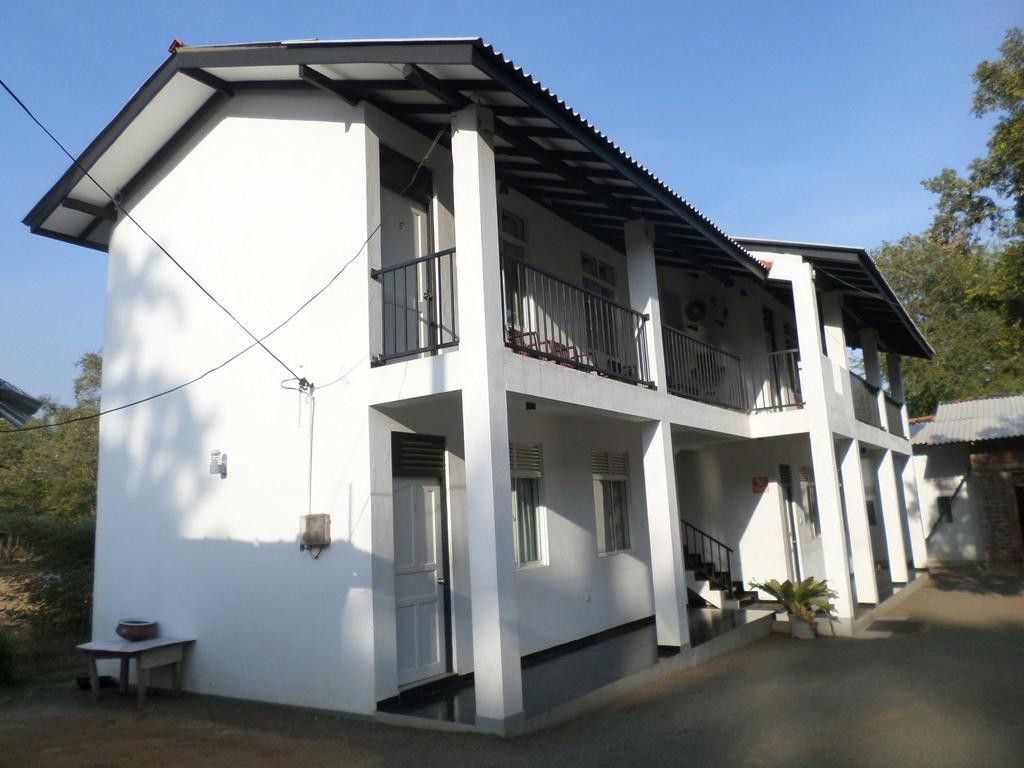 Romana Rest Kataragama Ngoại thất bức ảnh