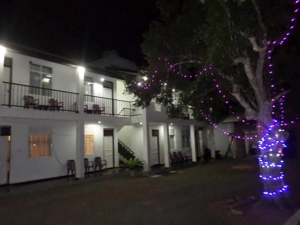 Romana Rest Kataragama Ngoại thất bức ảnh